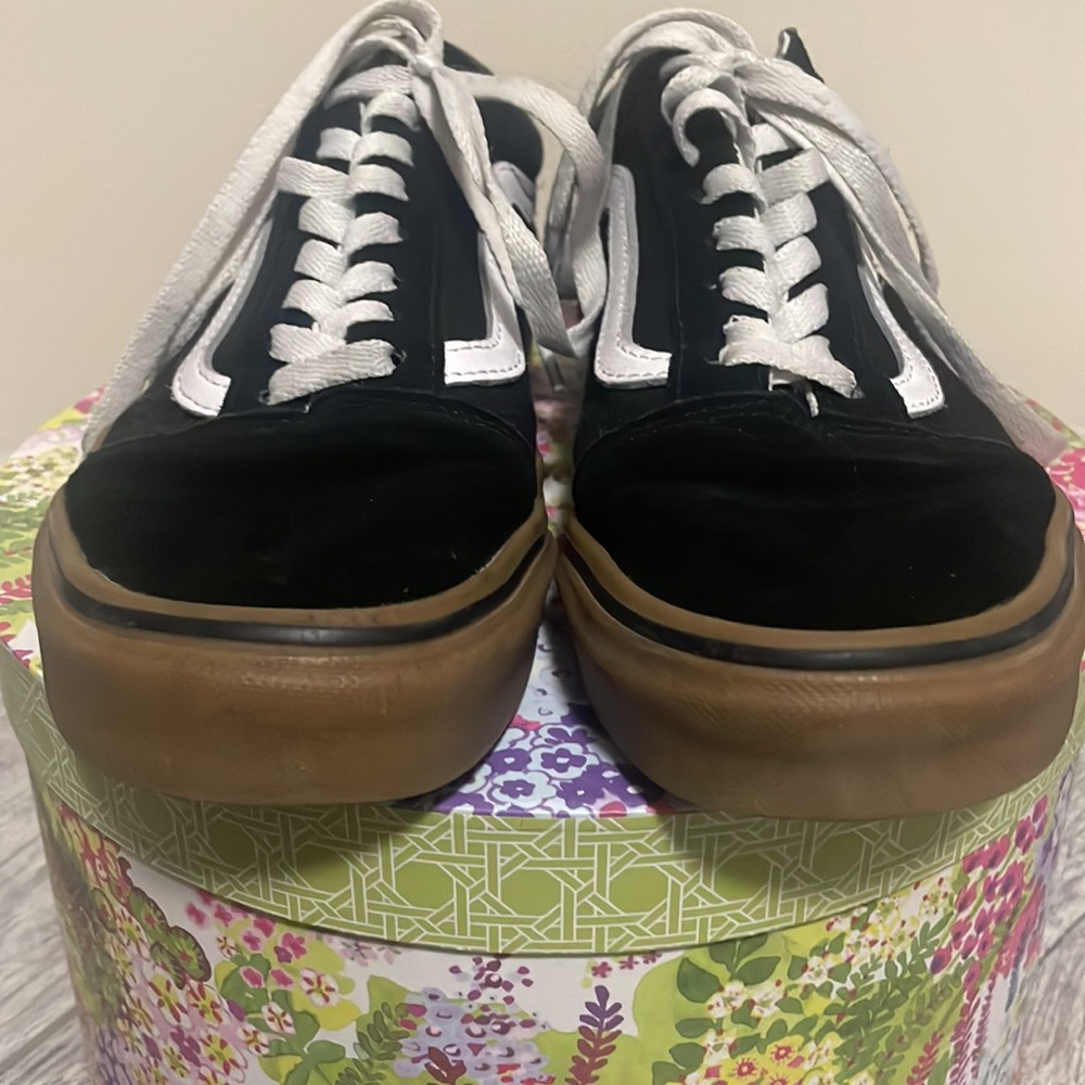 Vans Knu Skool Shoes the KnuSkool is a modern interpretation of a classic 90s - Picture 7 of 9